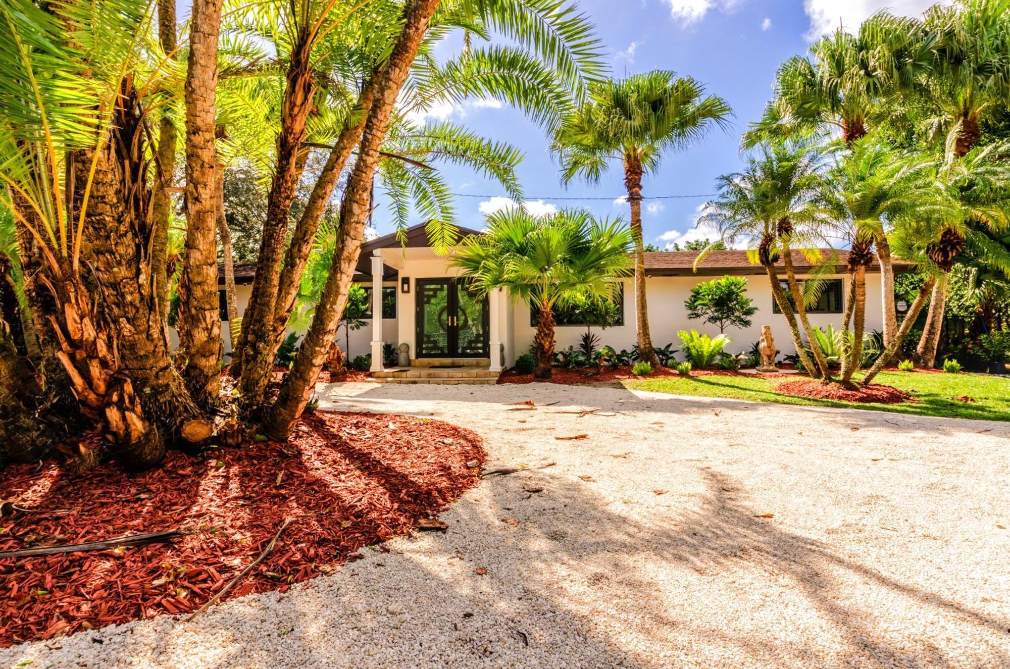 Magical Wonderkoi House In A Japanese Koi Garden Villa Miami Kültér fotó