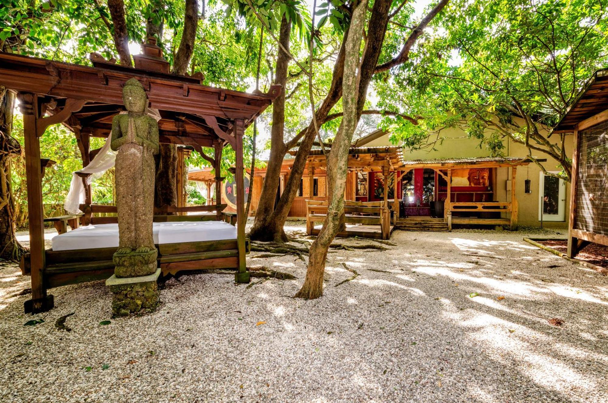 Magical Wonderkoi House In A Japanese Koi Garden Villa Miami Kültér fotó